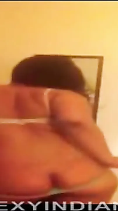 Sexy Maharashtra Hotty Disrobes Down To Bra And Pants For LOVER To Expose A-hole