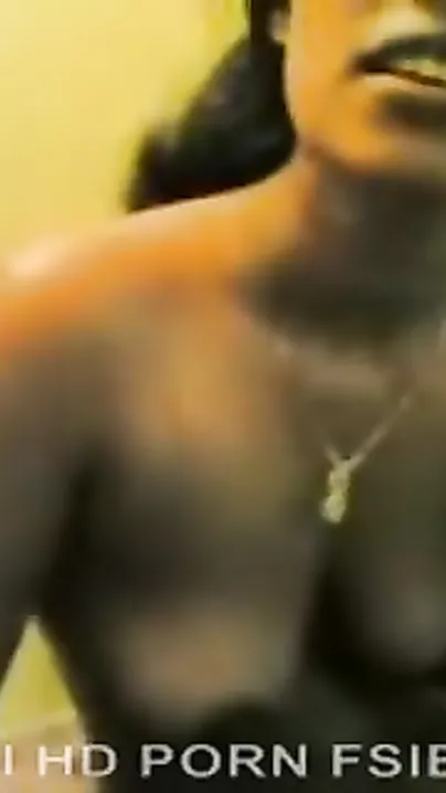 Madrasi Indian Aunty Giving Blowjob To Her Boyfriend