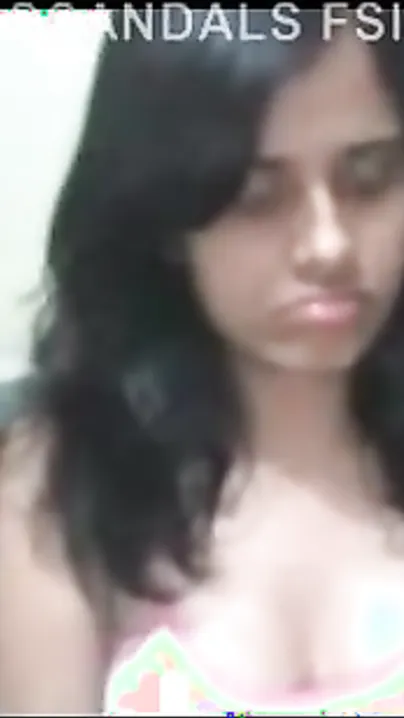 Bengaluru Non-professional Girlfriend Fingers herself for Boyfriend on Cam