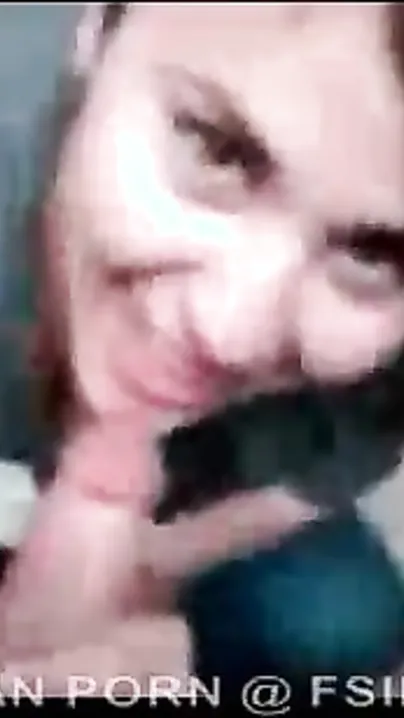 Hot Kolkata Girlfriend Gives Excellent Blowjob To Lover