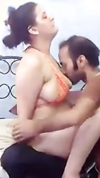 Lustful Abode Wife Home Sex MMS Caught on Web camera