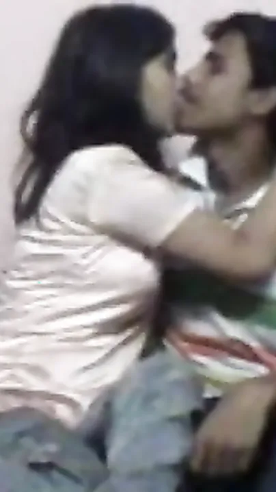 College paramours 1st time sex home made video