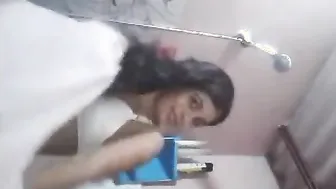 Chennai Teenage beauty Records herself as this babe bathes
