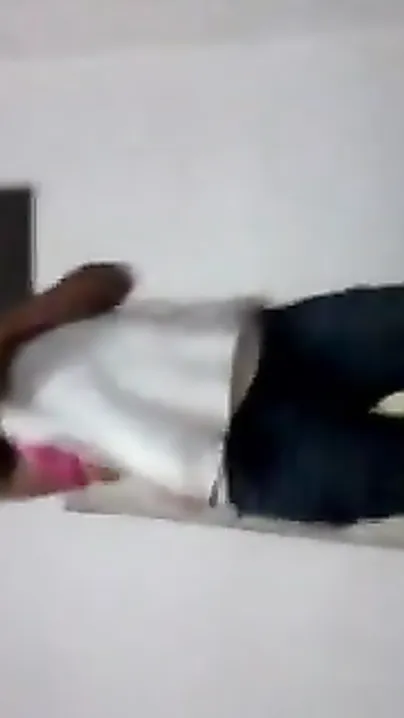 Bangalore MBA College Gal Undress Teases Boyfriend Previous to Giving Orall-service