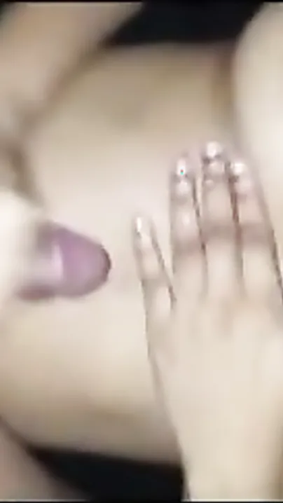 Hot Desi Wife Gives Cook jerking to her Hubby