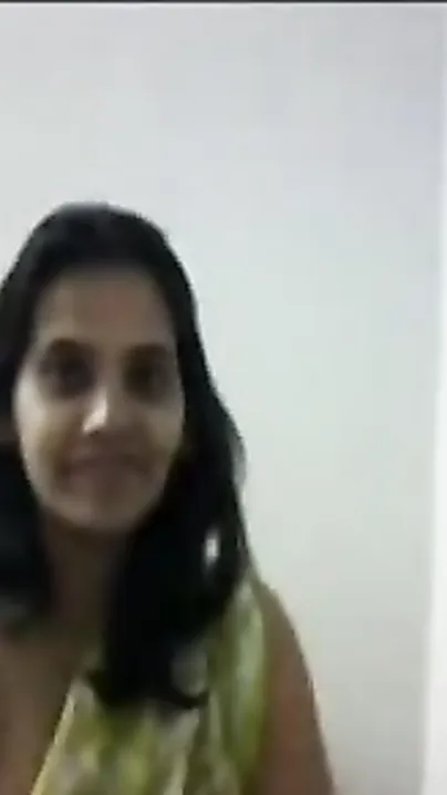 Hot bhabhi disrobes and seduces her spouse