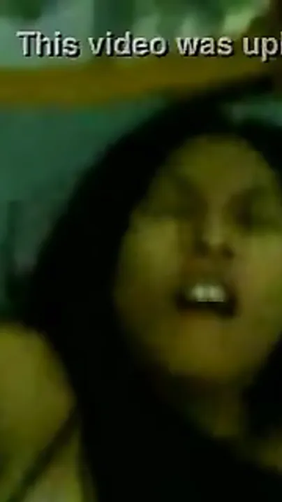 Hot Virgin Girlfriend From Delhi Team-fucked Hardcore 1st Time