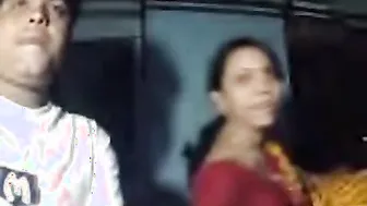 Hawt pair love flaunting their sex life