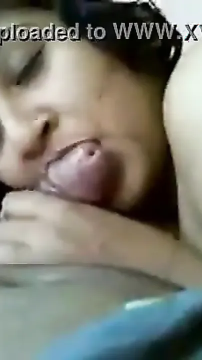 Married busty bhabhi Gives oral job to husband