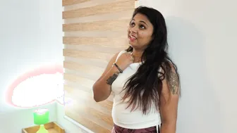 Filthy Desi Babe Sneaks Off, Eyes Porn & Pounds Her Soaked Twat Like Crazy
