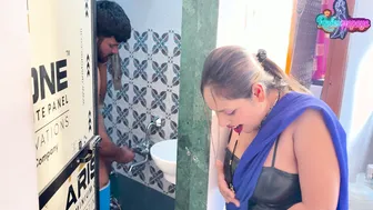 Saucy Desi Mommy Spots Boy Beating Meat In Tub Jumps On Cock For Nasty Pound Fest