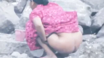 Indian Village Lady Pees Openly