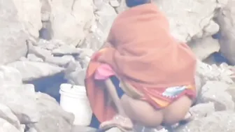 Indian Sexy Ass Lady Pees Openly