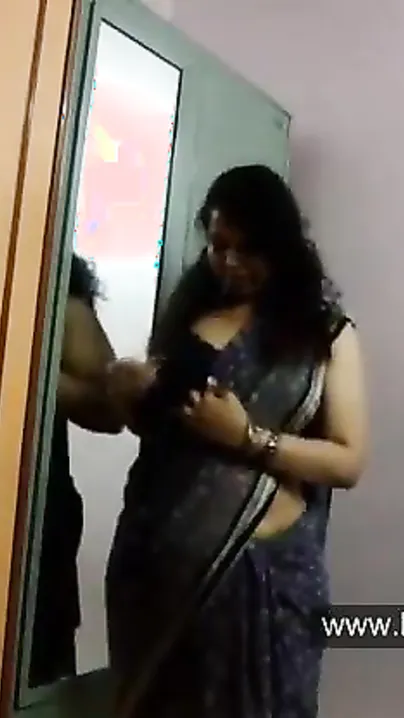 Indian wife strips and exposes giant love melons for bf