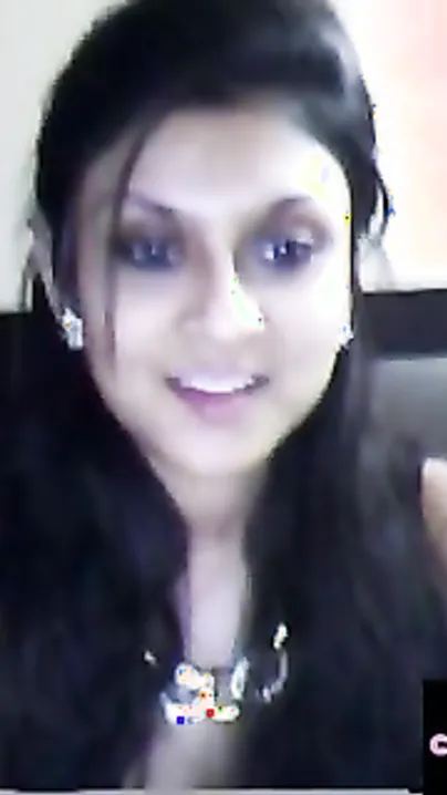 Hawt NRI Bhabhi Masturbates For Boyfriend On Webcam