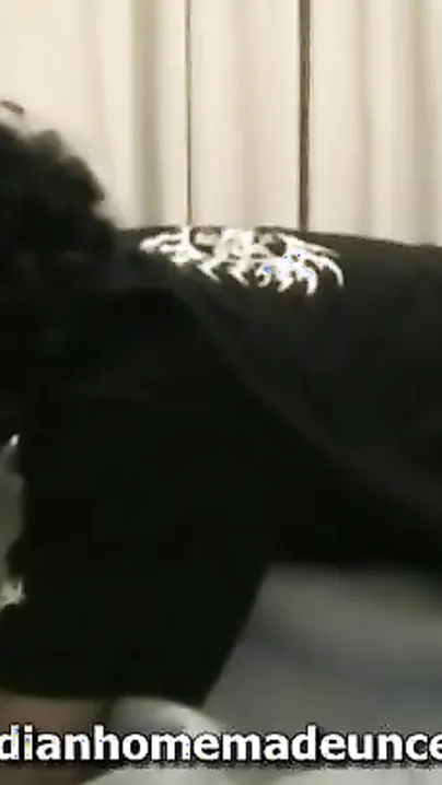 Hawt Indian wife gets her whoppers caressed early Morning