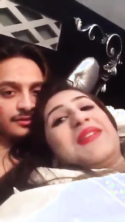 Indian husband exposes his sexy wifes biggest boobs
