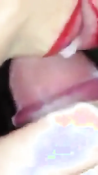 Desi housewife with red lipstick sucks pecker and cum