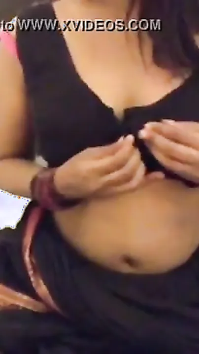 Hawt Desi bhabhi exposes giant boobs and puts cock-sock