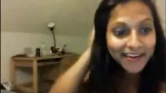 Indian college angel flaunts her body for BOYFRIEND on Skype