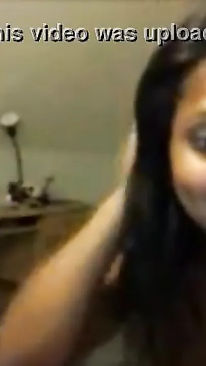 Indian college angel flaunts her body for BOYFRIEND on Skype