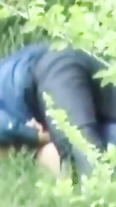 Outdoor sex of escaped pair in park