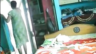 Indian Housewife In Hidden Cam Sex - Housewife caught by hidden cam : INDIAN SEX on TABOO.DESIâ„¢