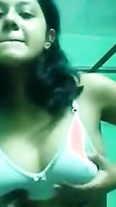 Youthful Non-professional Teen Girlfriend Disrobes Exposed For Lover On Webcam