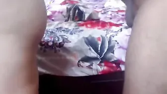 Hot Large Love bubbles Cutie Exposing Hot Undressed Body On Cam