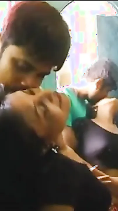 Indian mms video of older bhabhi with neighbour