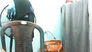 Indian porn mms of Desi gal who undressed by cousin