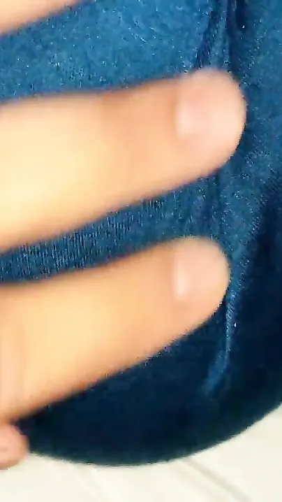 Desi girl makes close-up XXX video of her hairy pussy getting fucked