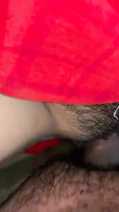 Man penetrates Desi charmer and creampies unshaved cunt in XXX video