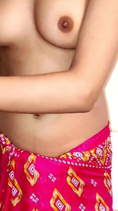 Indian sex! Caught My Busty Mom Masturbating and fingering hot boobs