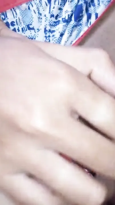MILF pulls XXX panties aside to be fucked by Desi lover on camera