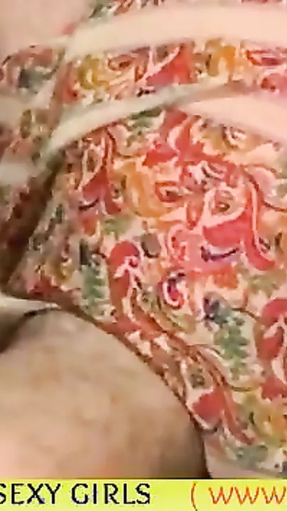 Guy penetrates Desi wife who tries to hide her body XXX parts on cam