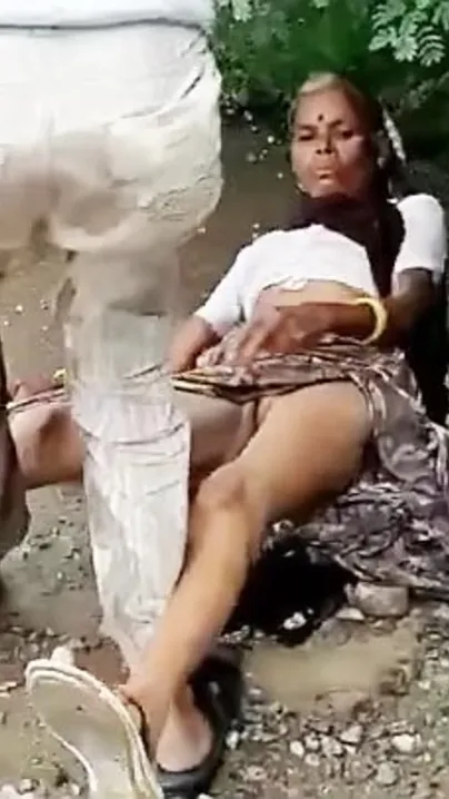 Indian aunty fucked by lover! Free outdoor porn mms