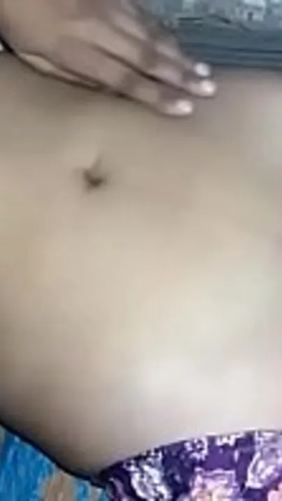Amateur Indian aunty hottie loves to suck boyfriend's cock